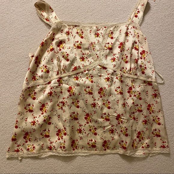 Nine West Tops - ❄️3/$33
Nine West 24W Floral Lace Silky Tank Top